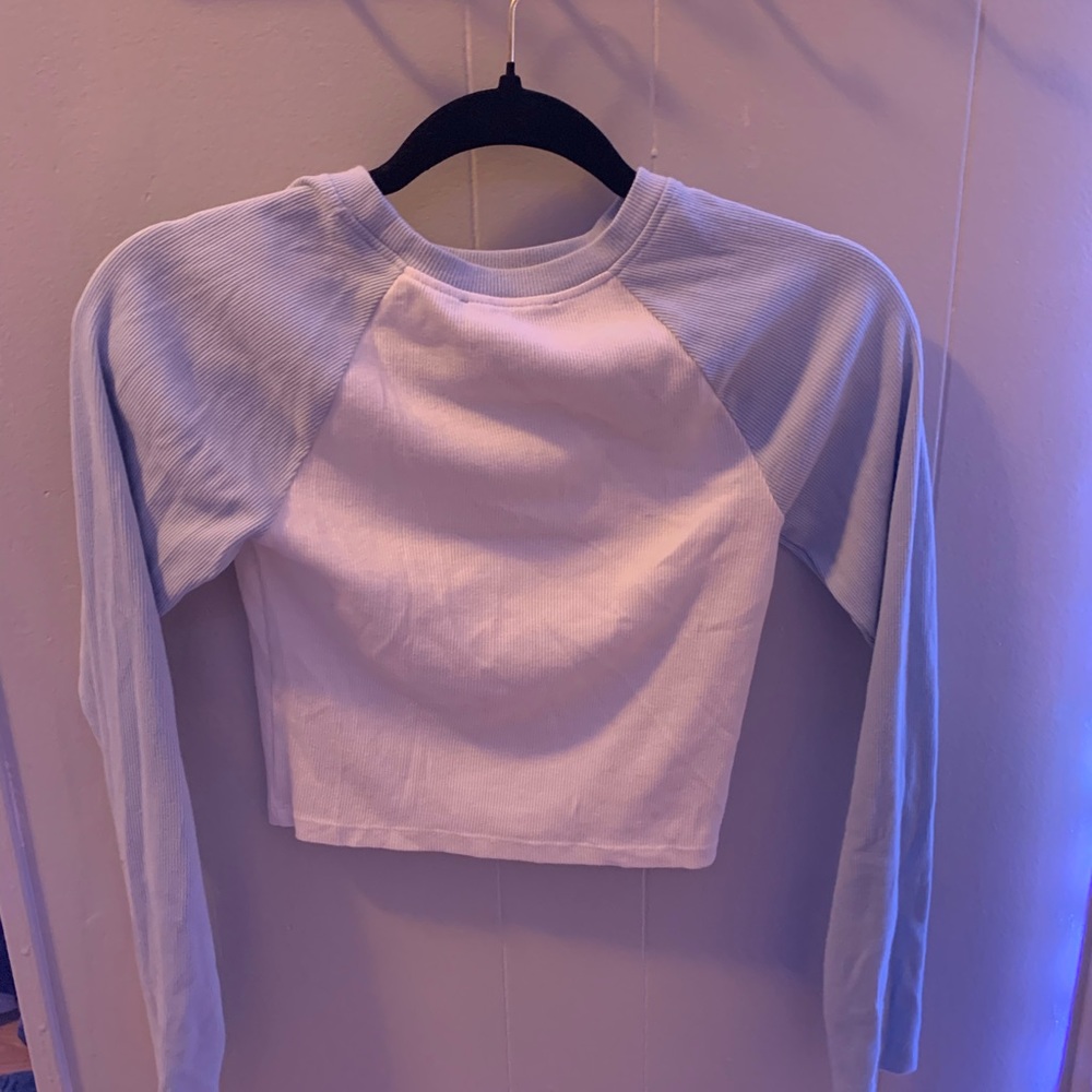 Long sleeve crop top